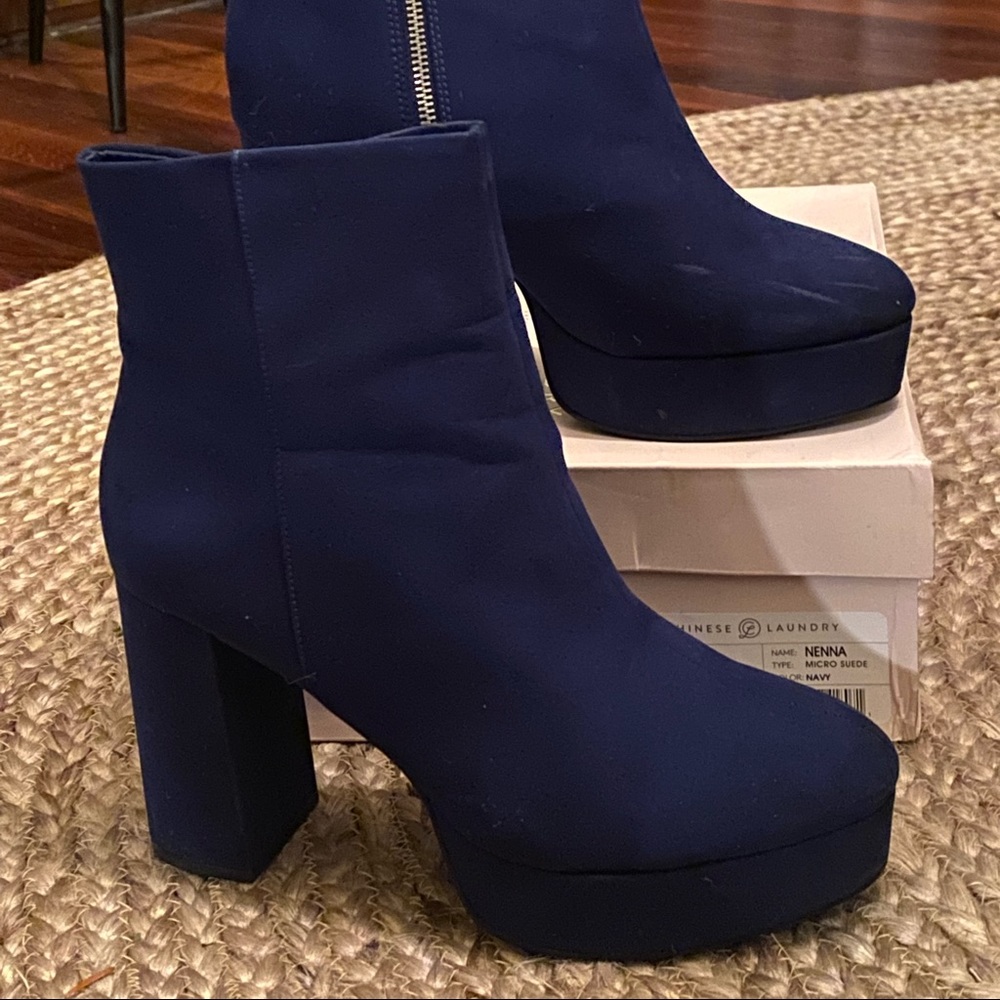 Chinese Laundry Nenna Navy Platform Bootie size 10